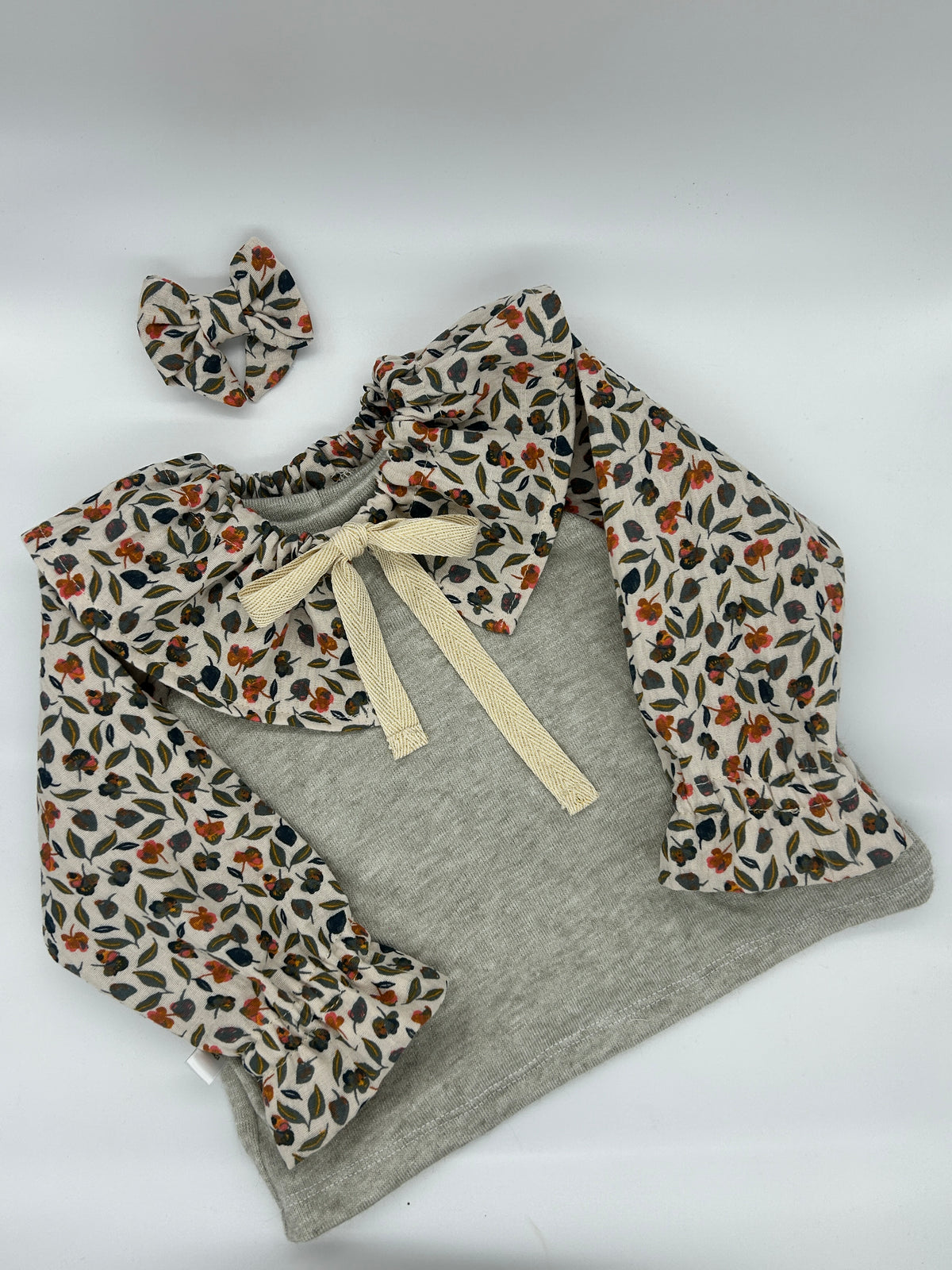 Ensemble t.6mois - pull, short, col
